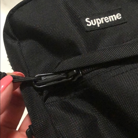 SOLD- Supreme bag - Picture 8 of 8